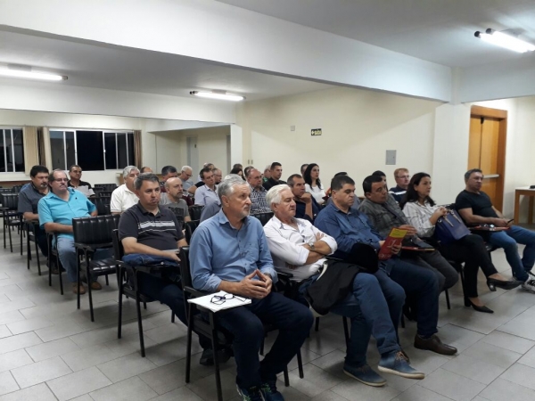 SEEB ERECHIM PARTICIPA DE REUNI�O EM CAXIAS DO SUL RS